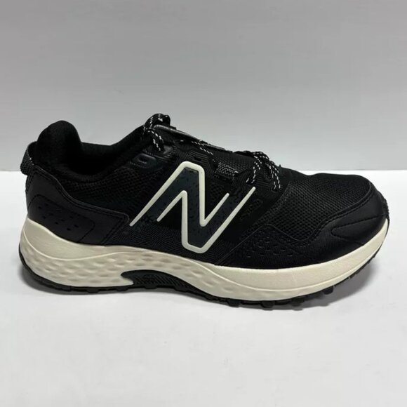 New Balance Women's 410 V8, Black Trail Running Shoes, Size M